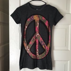 Cute Peace Sign T-shirt / peace UO shirt